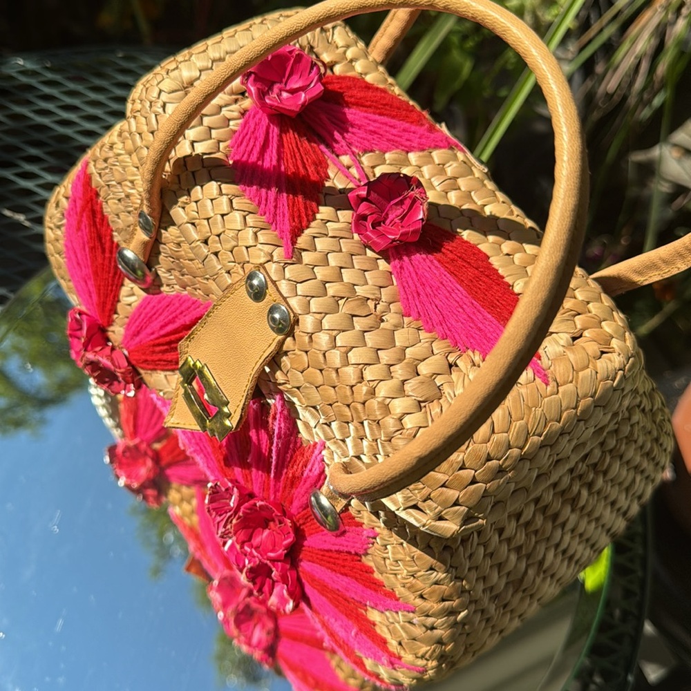 Vintage Satchel Handbag 1960's, 1970's? Tan Straw Woven Pink & Red Yarn Rosettes